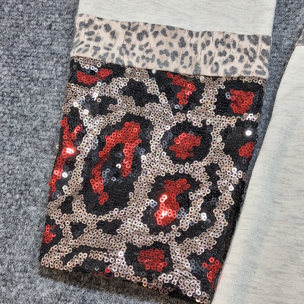 Lilypad Long Sleeve Top 1XL‎ Red Sequined Leopard Print - Picture 4 of 8